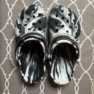 Boys black/white marbled crocs size 13